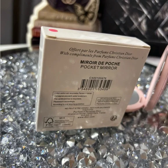 Dior Blush Pink Quilted compact mirror NIB - Picture 7 of 8